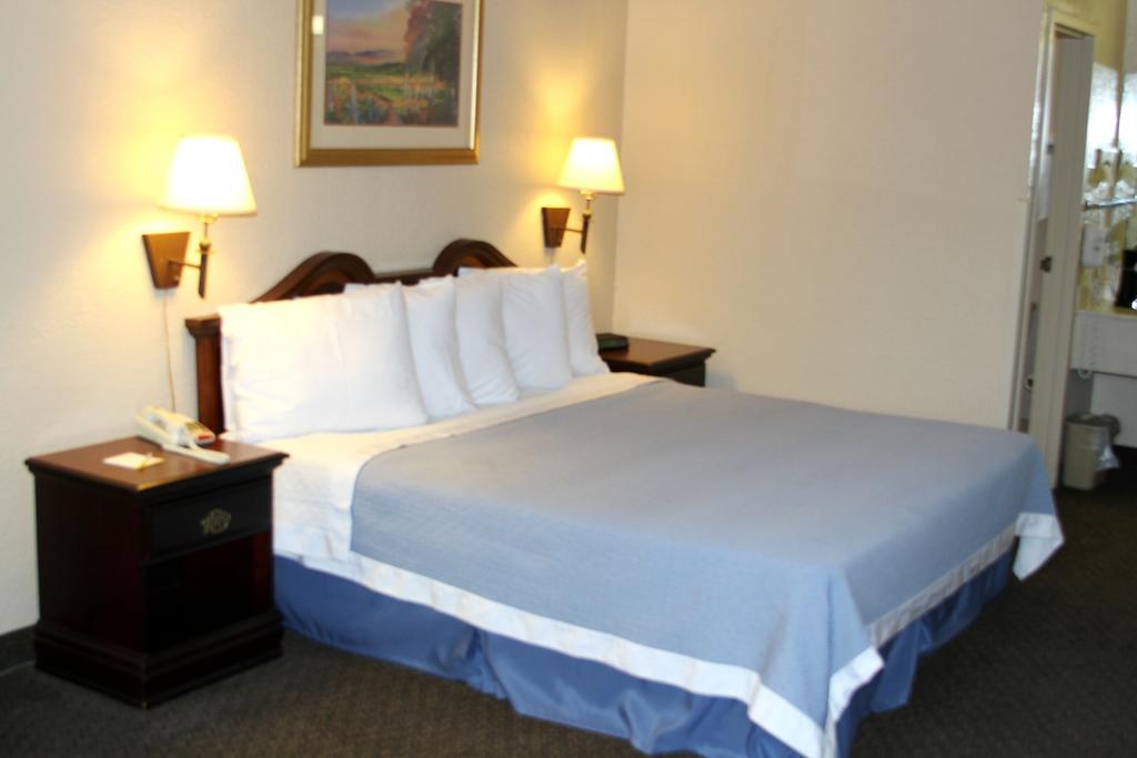 Days Inn By Wyndham Macon I-75 North Szoba fotó
